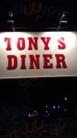 Tony's Diner outside