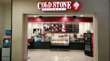Cold Stone Creamery inside