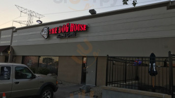 The Dog House Grill food