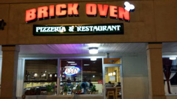 Brick Oven Pizzeria outside