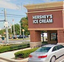 Hershey's Ice Cream outside
