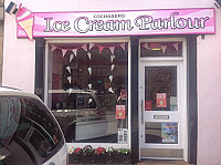 Fochabers Ice Cream Parlour outside