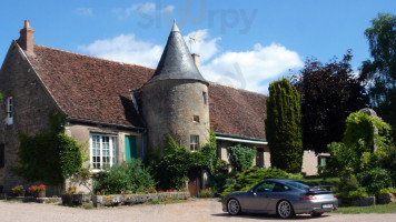 Ferme Auberge Du Vieux Chateau outside