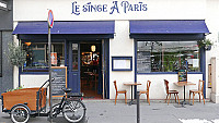 Le Singe A Paris inside