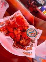 Hooters Beach Place food