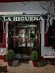 Hostal La Higuera outside