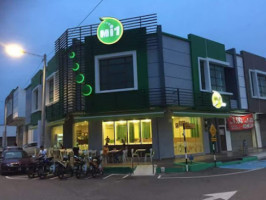 Mi1 Station Cafe Muar outside
