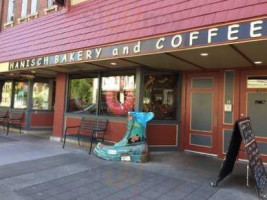 Hanisch Bakery And Coffee Shop outside