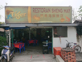Restoran Sheng May inside