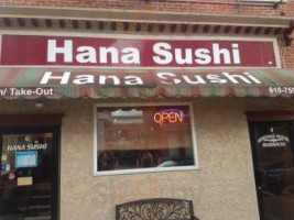 Hana Sushi inside