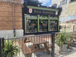 Rosie Connolly's Pub outside
