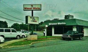 Wiener Works outside