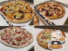 Pizzeria La Lunatica food