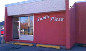 Sam's Pizza Of Wausau outside