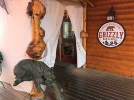 Grizzly And Grill outside