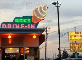 Dick's Drive In outside