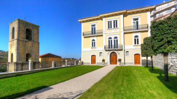 Palazzo Vittoli inside