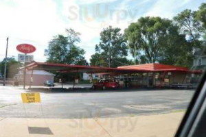 Rudy's Drive In outside