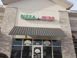 Pizza N Gyro outside