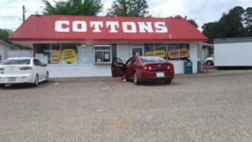 Cotton's Fried Chicken outside