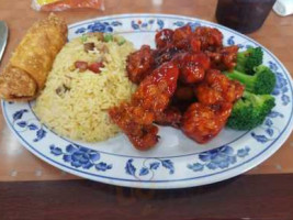 Cheng's China House food