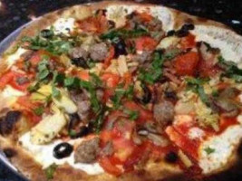 Del Ponte's Coal Fired Pizza food