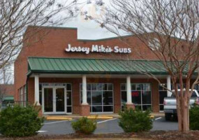 Jersey Mike's Subs outside