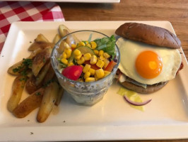 Bitburger Bierhaus food