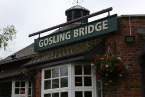 Gosling Bridge Inn outside