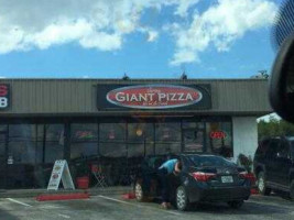 Jersey Giant Pizza outside