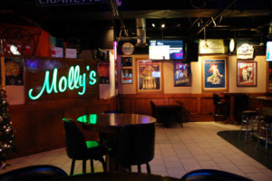 Molly's Eatery Drinkery inside