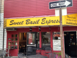 Sweet Basil Express inside