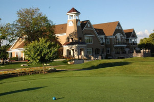Arrowhead Golf Club inside