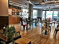 El Moli Pan Y Cafe Benalua inside