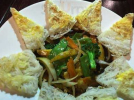Nguyen's Kitchen food