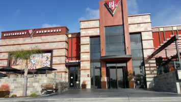 Bj's Brewhouse Mission Valley outside