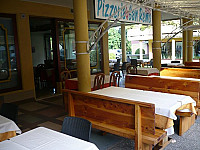 Pizzeria San Remo inside