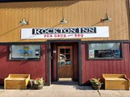 The Rockton Inn outside