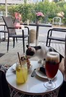 Miau Cafe outside