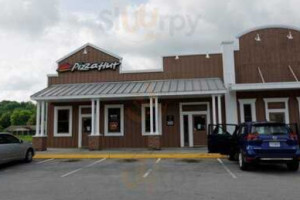 Pizza Hut outside