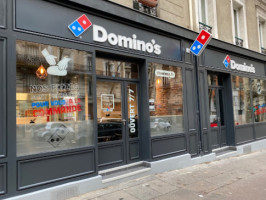 Domino's Pizza Tours Grammont outside