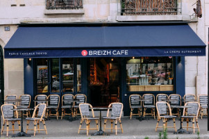 Breizh Cafe Canal Saint-martin inside