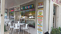 Le Blanche Ice Creamery inside