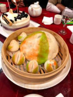 Golden Cantonese Seafood And Dim Sum food