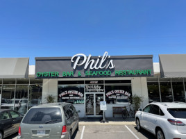 Phil's Oyster Bar Seafood Restaurant outside