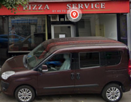 Pizza Service outside
