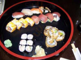 Sushi Sakura food