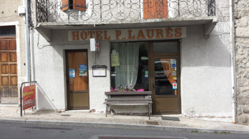 Hotel Restaurant Laures outside