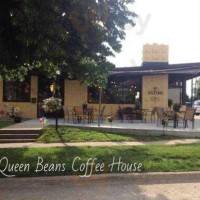 Queen Beans Coffee House outside