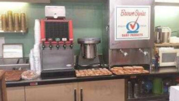 Weimer's Diner And Donuts food